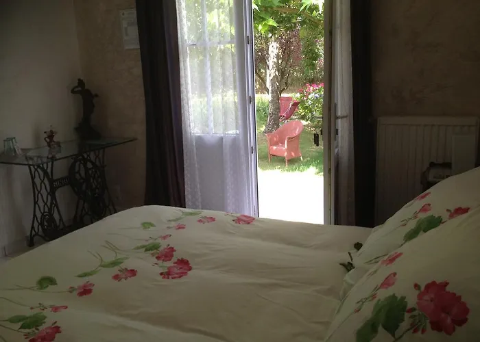 ベッド・アンド・ブレックファスト La Caillerie